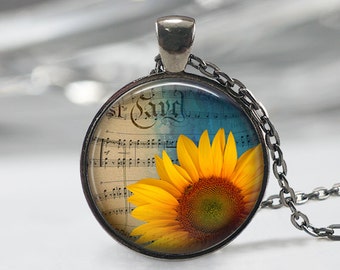 Sunflower Necklace, Botanical Jewelry,Flower Pendant