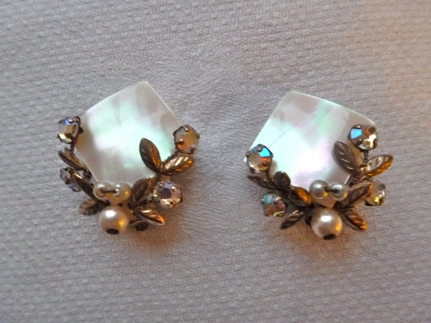 VINTAGE CLIP EARRINGS made inWest Germany with by MIZZENBLUE
