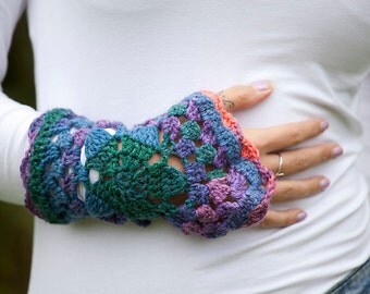 Crochet Pentagon Handwarmers, Purple/Green Rainbow Wristcuffs, Ombre Fingerless Gloves, Rainbow Handwarmers, Gift for Women,