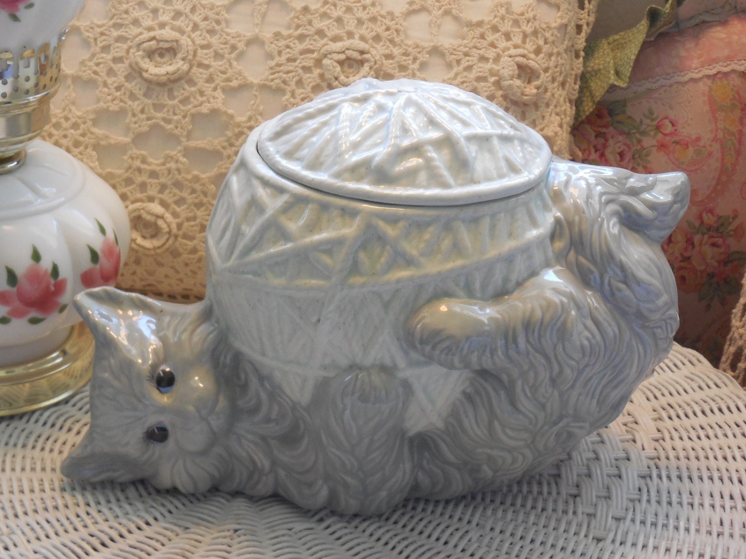 Vintage Hand Painted Cookie Jar Kitten with a Ball of Yarn.: