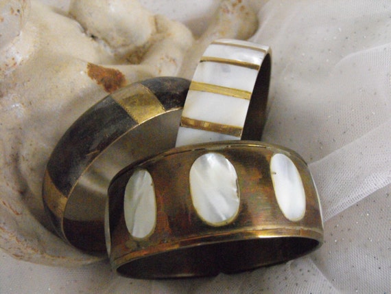 Vintage Brass/Mother of Pearl Bangle Bracelet lot (set of 3)