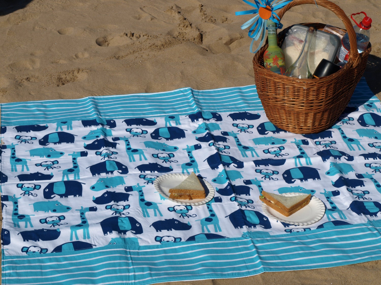 Picnic blanket Waterproof picnic blanket beach by Dreamzzzzz