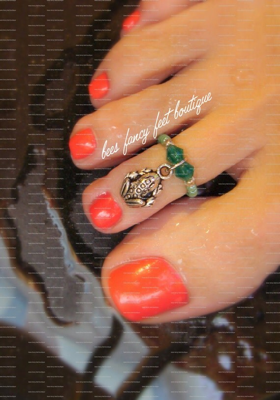 Toe Ring Silver Frog Charm Emerald Swarovski Crystals