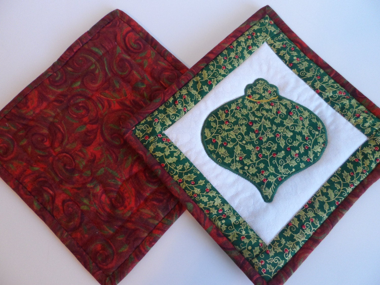 christmas-pot-holders-quilted-and-appliqued-ornaments-set-of