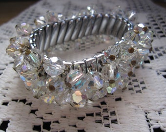 Vintage, Retro, Mid Century Hollywood Regency Expanding Aurora Borealis crystal bead bracelet - estate find!