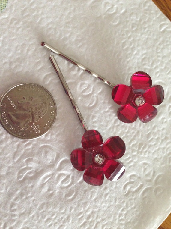 1 Pair of Red Flower Gem Hair Clips/Bobby Pins.