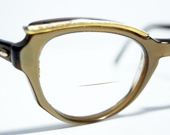 womens two toned cateye frames