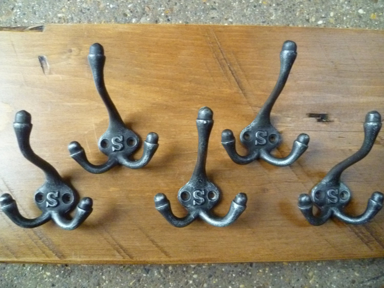 5 x Metal cast iron S triple coat Hooks
