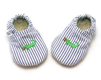 Baby booties, cloth baby shoes, fabric baby shoes, baby slippers, newborn shoes, baby boy shoes, soft sole moccs, alligator booties