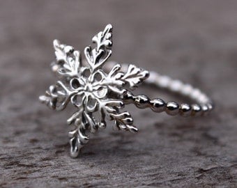 Snowflake Ring, Filigree Snowflake, Sterling Silver Stacking Ring, Winter Jewelry, Frozen Birthday