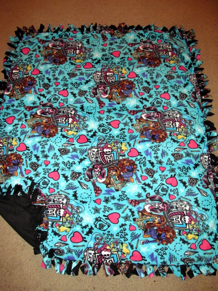 Monster High Fleece Tie Blanket