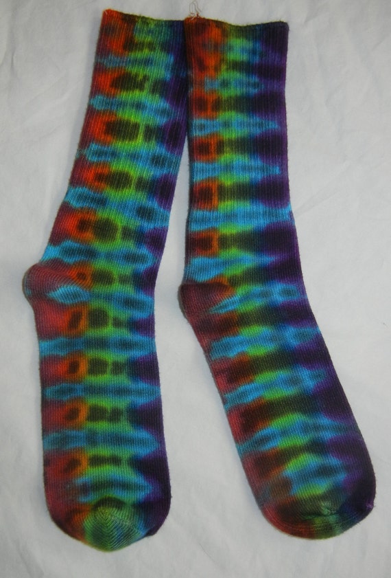 Hippie Toes tie dyed bamboo socksRainbow Shock