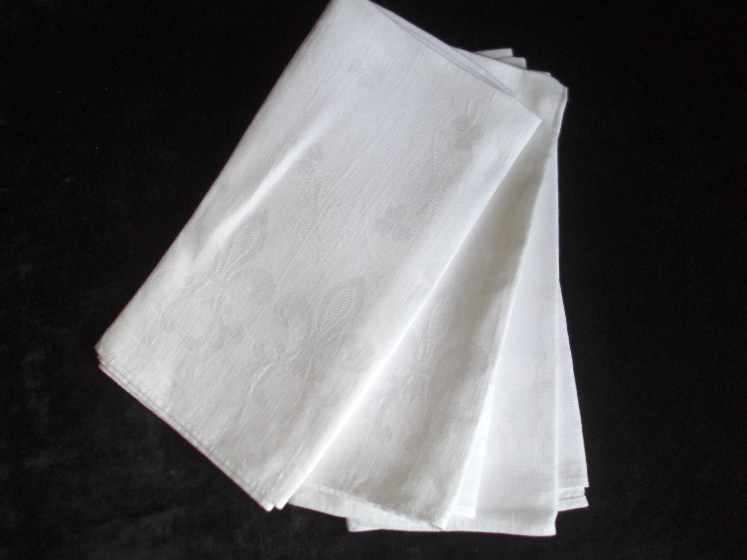 Vintage Irish Linen Damask Napkins. Vintage White by MusesVintage