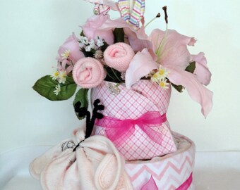 Baby shower Decor Baby Gift It's a Girl ! 2 layer disposable diaper cake Baby Shower Baby Girl