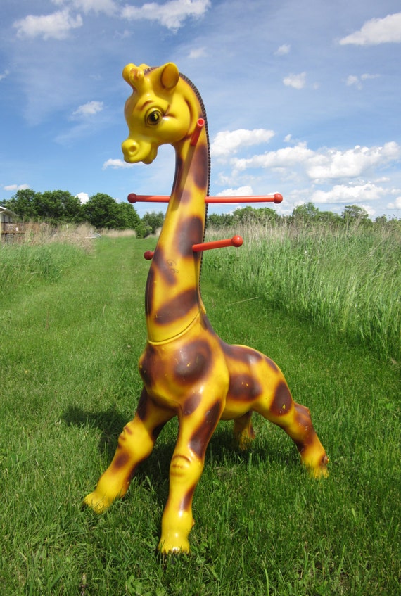 ON RESERVE Vintage Children's Plastic Giraffe Coat Rack