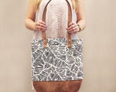 Lines Print Leather Base Shoulder Bag