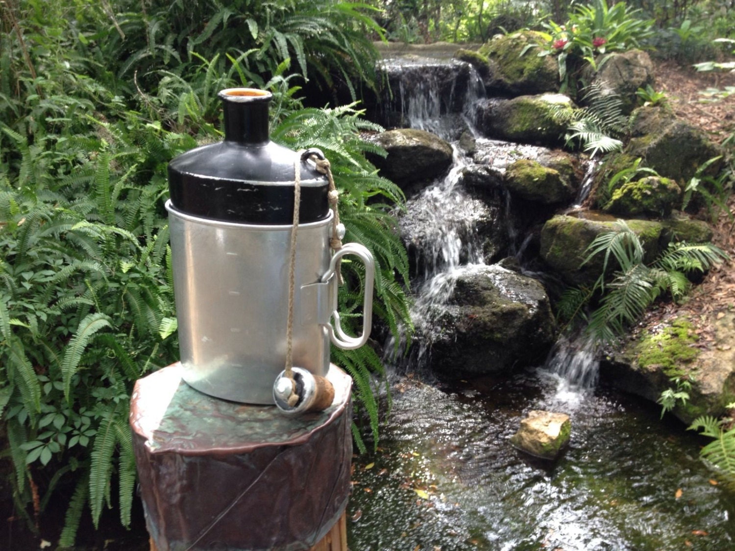 Swiss Army Canteen and cup with handle Flask