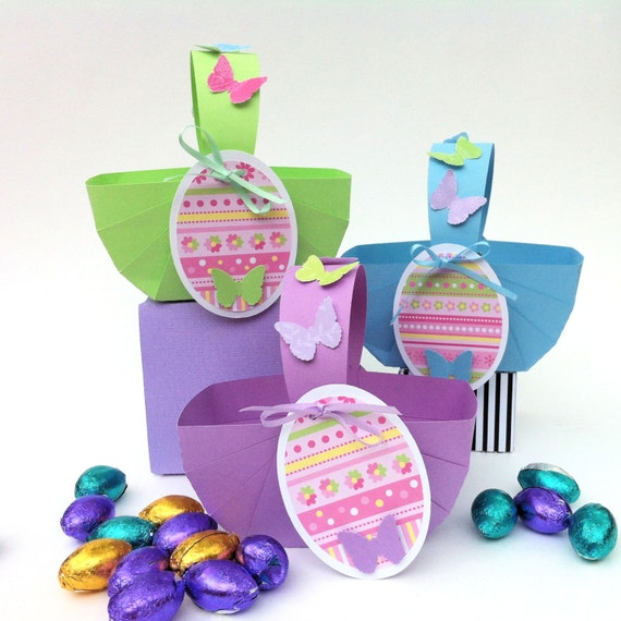 Items similar to Easter Baskets with Butterflies & Easter Egg gift tags