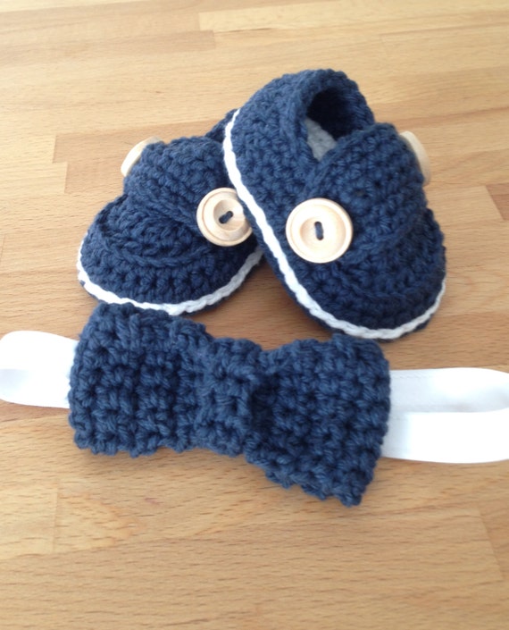 Boys Crochet BowTie and Booties Gift Set//Newborn gift