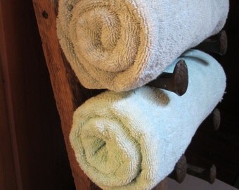 Country home decor, country bathroom decor, rustic bath decor, rustic home decor, towel rack, wood towel rack, barnwood towel hanger