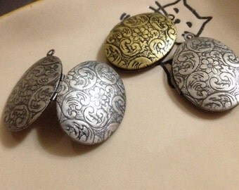 Oval Locket 30x23 mm - Code 241.657