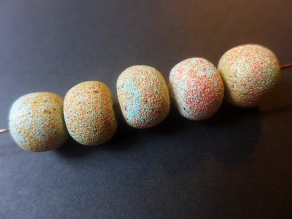 Springtime. 5 speckled polymer beads in mustard, coral and light blue pastels. 10mm.