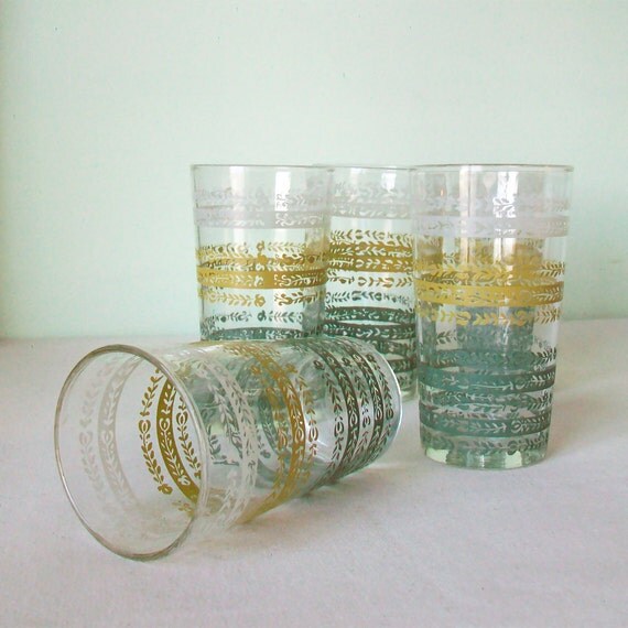 Items similar to Vintage Drinking Glasses Tumblers Set of 5 Green