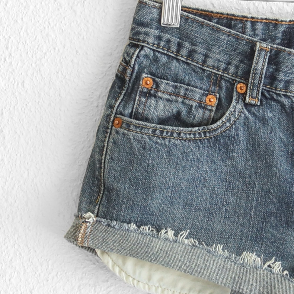 Levis High Waisted Shorts size 0 Shorts Vintage by 2treasurehunt