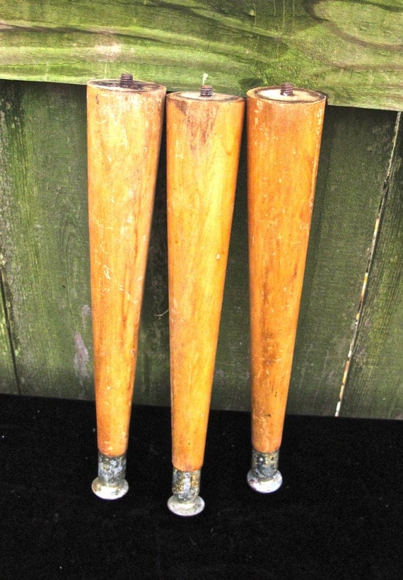 Pieds de meubles vintage