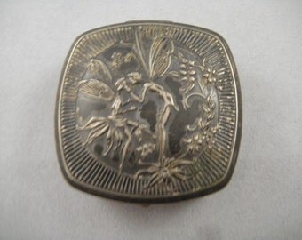 Djer Kiss Kissing Fairies Plated Compact