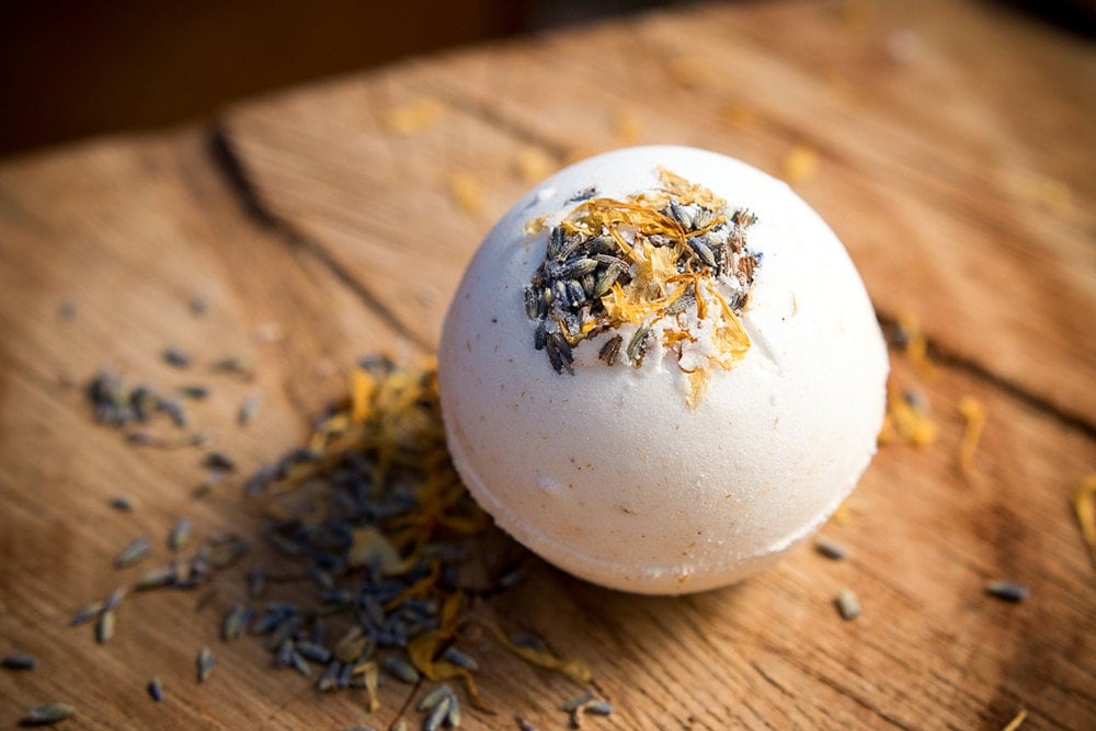 Lavender & Lemon Essential Oil Bath Bomb Natural Dye
