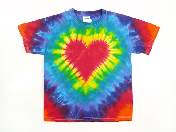 how to make a heart on tie dye shirt