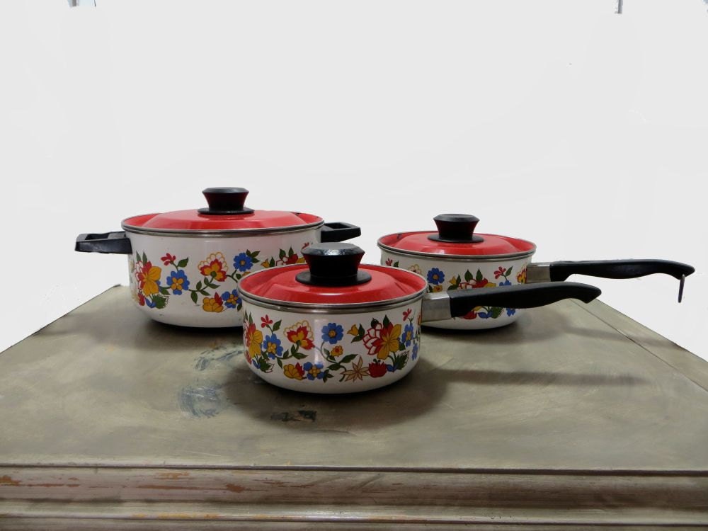Vintage Cookware Pots and Pan Retro Cookware Enamelware Floral