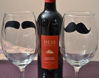 Mustache Wine Glass Set