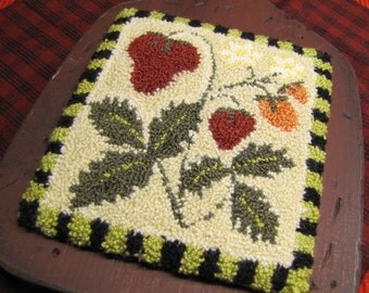 Primitive Punchneedle Embroidery Strawberries Pattern