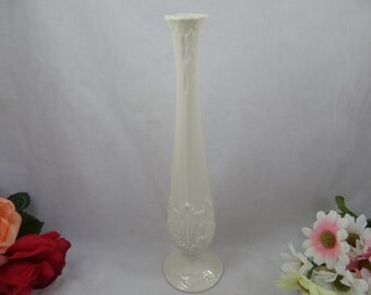 Beautiful Lenox Fine China Florentine Collection Cream 11" Bud Vase - Charming