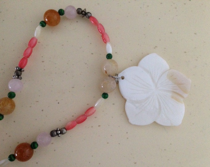 30" Beaded necklace with Mother of Pearl Pendant, Shaped like a Flower