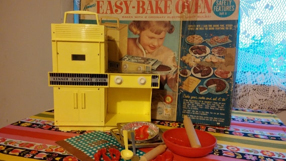 original-1964-easy-bake-oven-works-with-box-and-kitch-tools