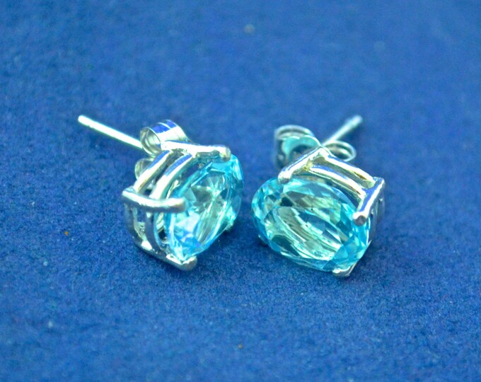 Swiss Topaz Studs, 9x7mm Oval, Natural, Set in Sterling Silver E574