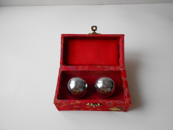 Vintage Chinese Dacige Baoding Qigong Musical Exercise Balls