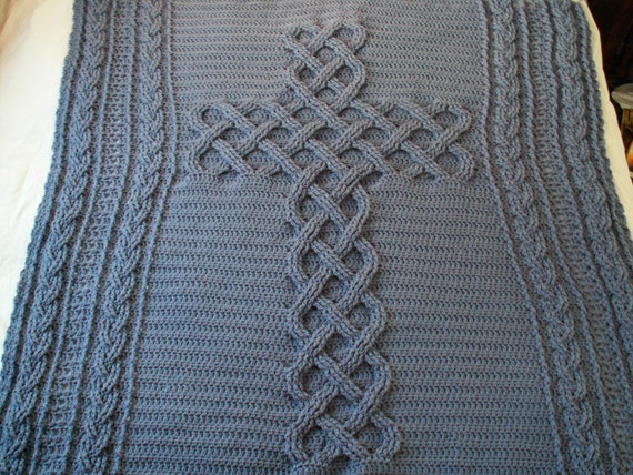 Pattern Cosy chunky Celtic Cross cable afghan / tirar