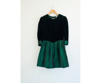 50 % OFF Vintage 1980s || Green Velvet and Taffeta Christmas Dress || Holiday Party