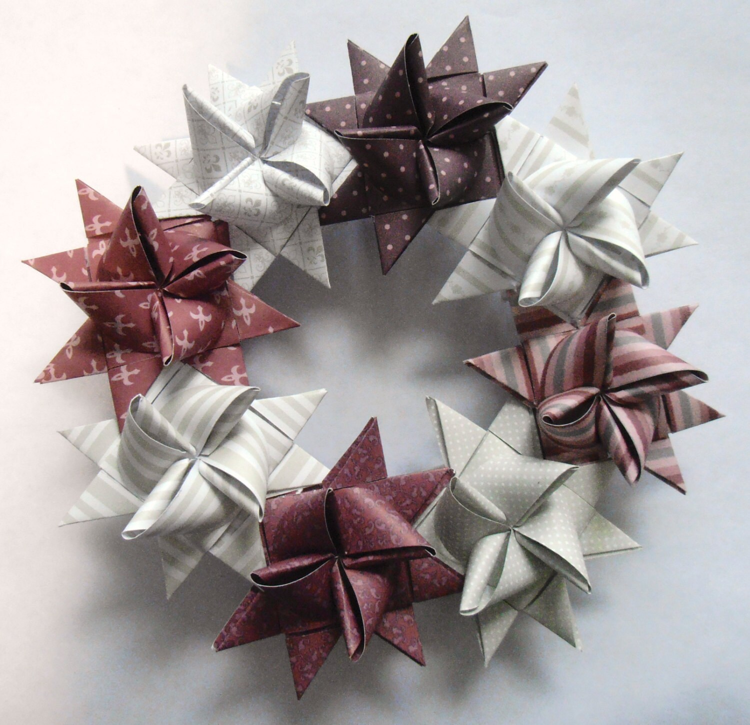 wreath made of 8 Froebe / Moravia stars