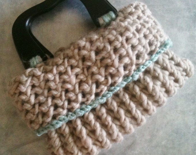 oatmeal and seafoam green knit purse