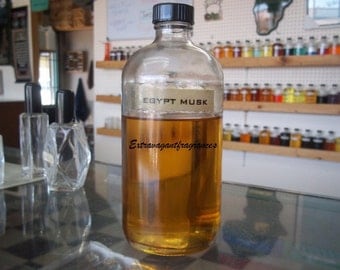 Egyptian Musk thick traditional type. 4 oz Wholesale + 1 empty dram