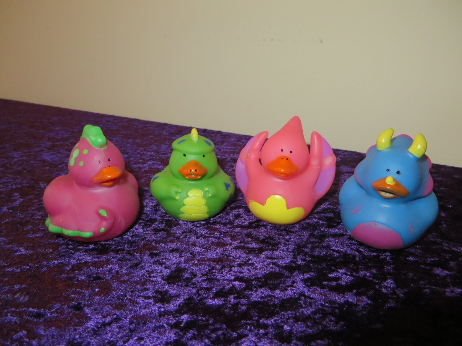 dino ducks