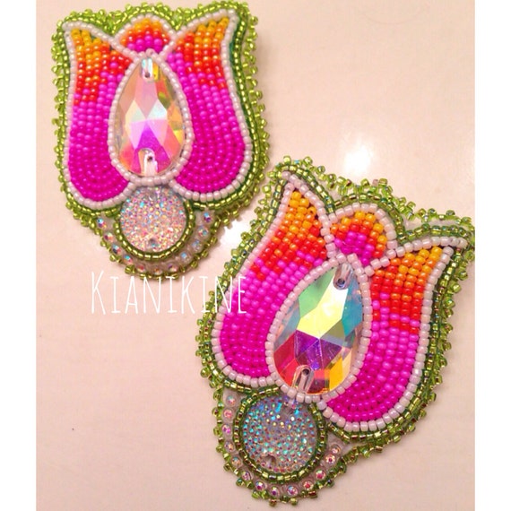 Native American Beaded Earrings: Tulip set