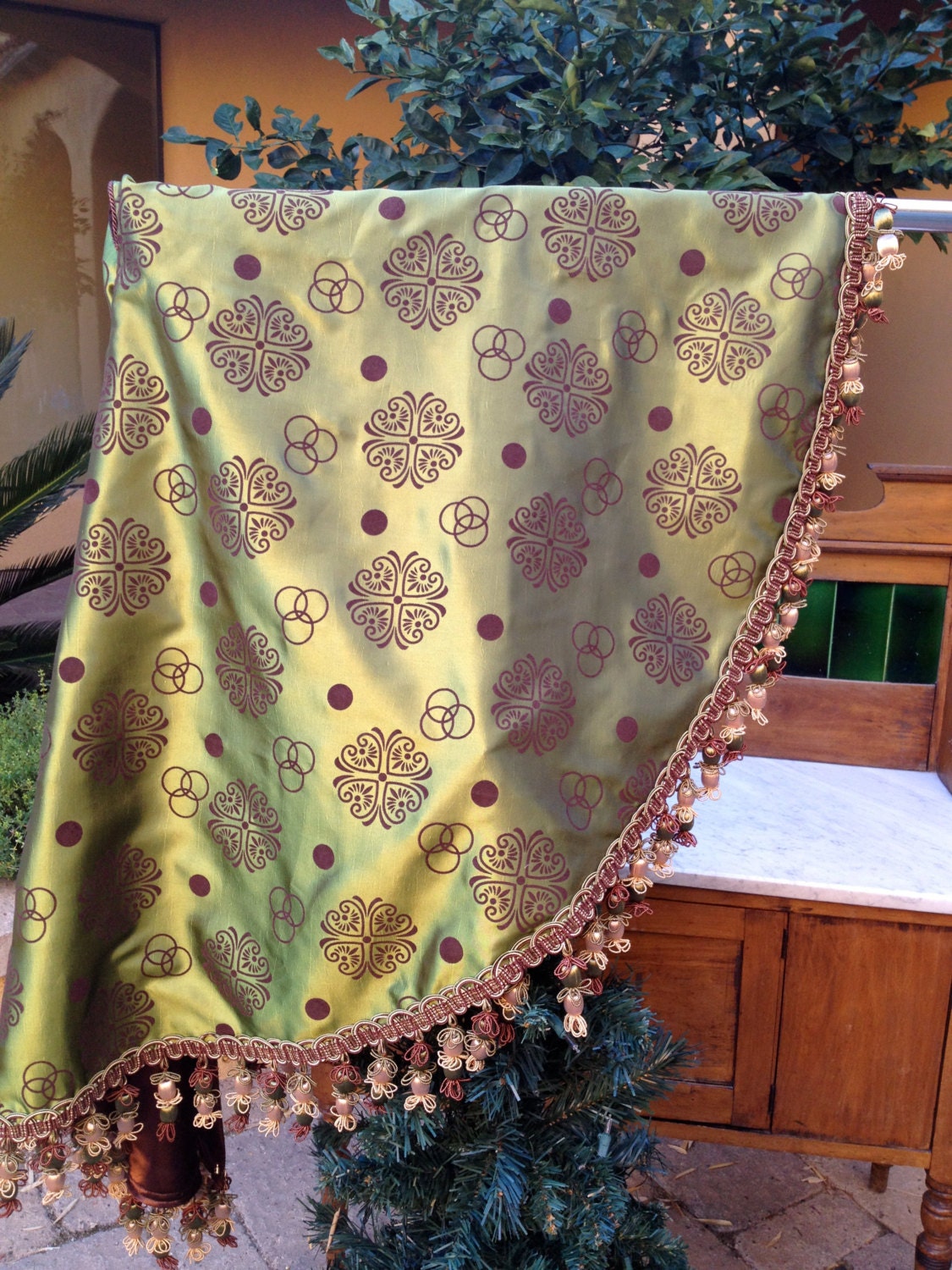 Christmas Tree Skirt by DesignThymeBoutique on Etsy