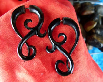 Pair of Fake Gauge Horn Earrings - Fake Gauge Organic Horn - Fake ear Stretching *B014