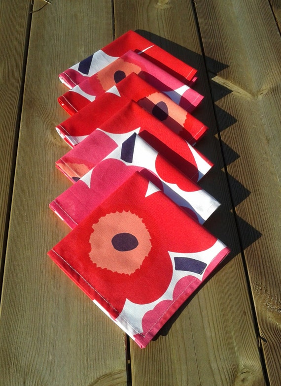 Modern cloth napkins from Marimekko fabric Unikko